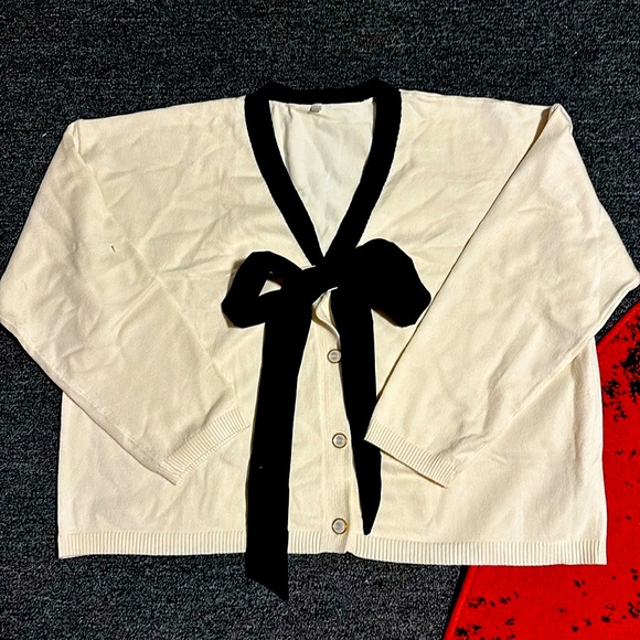 New sweater - Picture 1 of 3